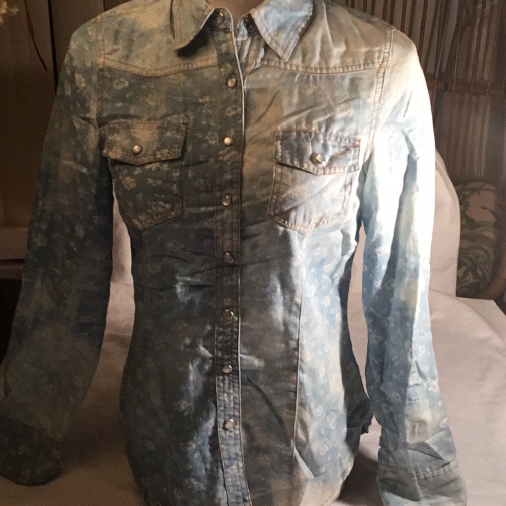 PICK 3 FOR $25 BODY BLUE JEAN SHIRTS SZ S